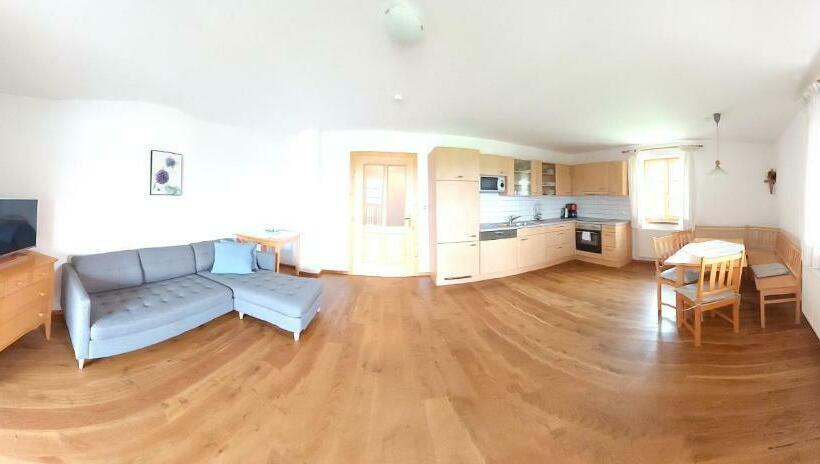 شقة غرفتين, Weslhof