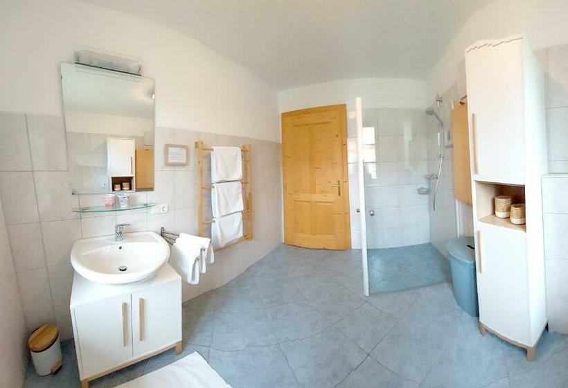 شقة غرفتين, Weslhof