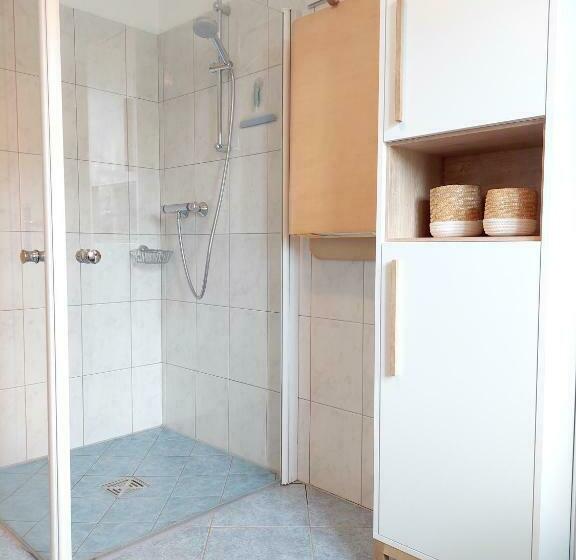 شقة غرفتين, Weslhof