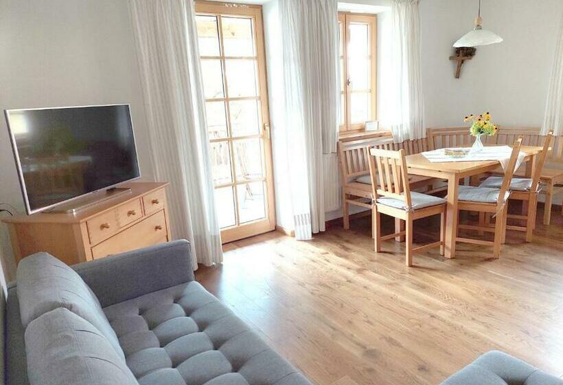 شقة 3 غرف, Weslhof