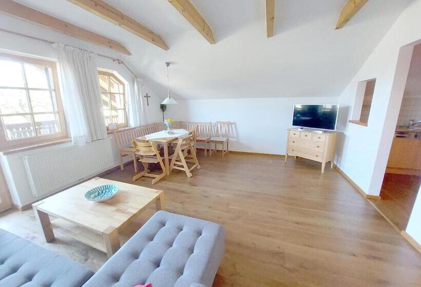 شقة غرفتين, Weslhof