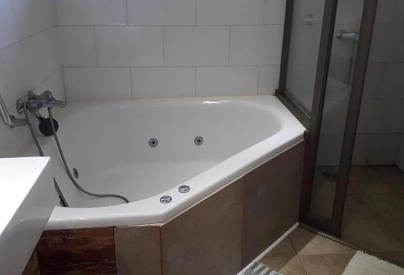 带阳台套房, Willy S Country Club Cauquenes