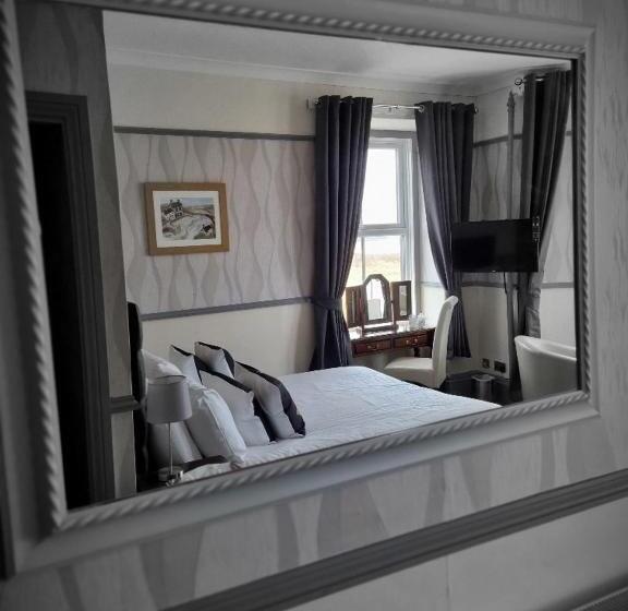 전망이 좋은 디럭스 스위트, Ye Olde Fighting Cocks