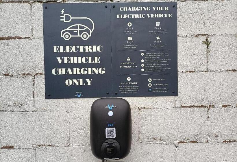 전망이 좋은 디럭스 스위트, Ye Olde Fighting Cocks