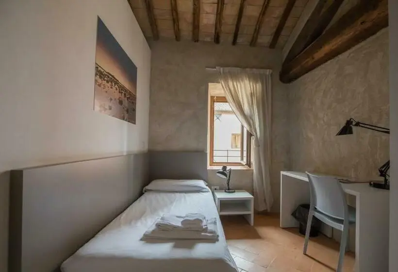 スタンダードシングルルーム, Ostello Del Castello Di Santa Severa
