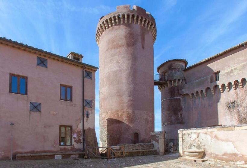 חדר אקונומי, Ostello Del Castello Di Santa Severa