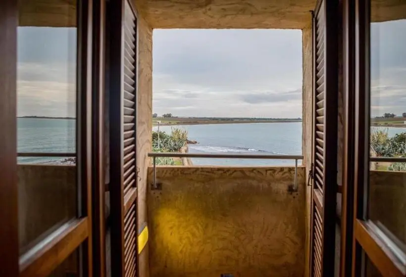 景色の見えるスタンダード4人部屋, Ostello Del Castello Di Santa Severa