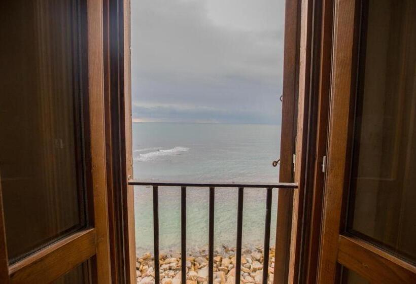 Трехместный Номер Deluxe Вид на Море, Ostello Del Castello Di Santa Severa