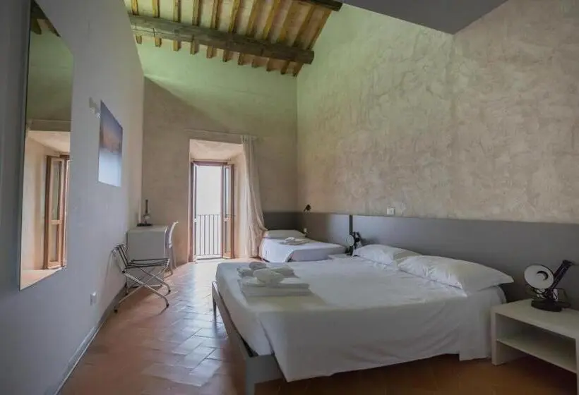 オーシャンビューのデラックストリプルルーム, Ostello Del Castello Di Santa Severa