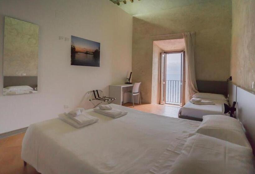 חדר דלוקס לשלושה עם נו לים, Ostello Del Castello Di Santa Severa