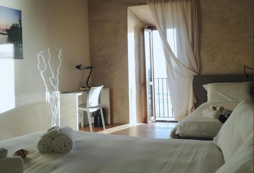 חדר דלוקס לשלושה עם נו לים, Ostello Del Castello Di Santa Severa