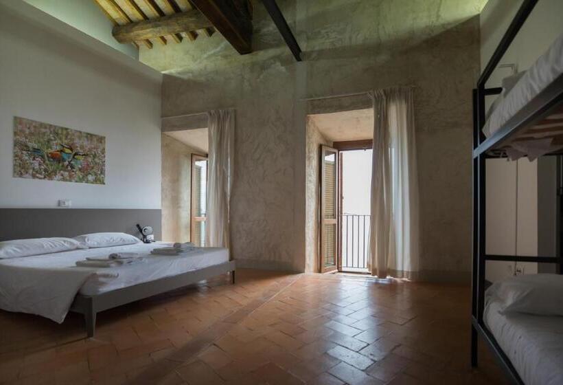 חדר סטנדרט לארבעה נוף לים, Ostello Del Castello Di Santa Severa