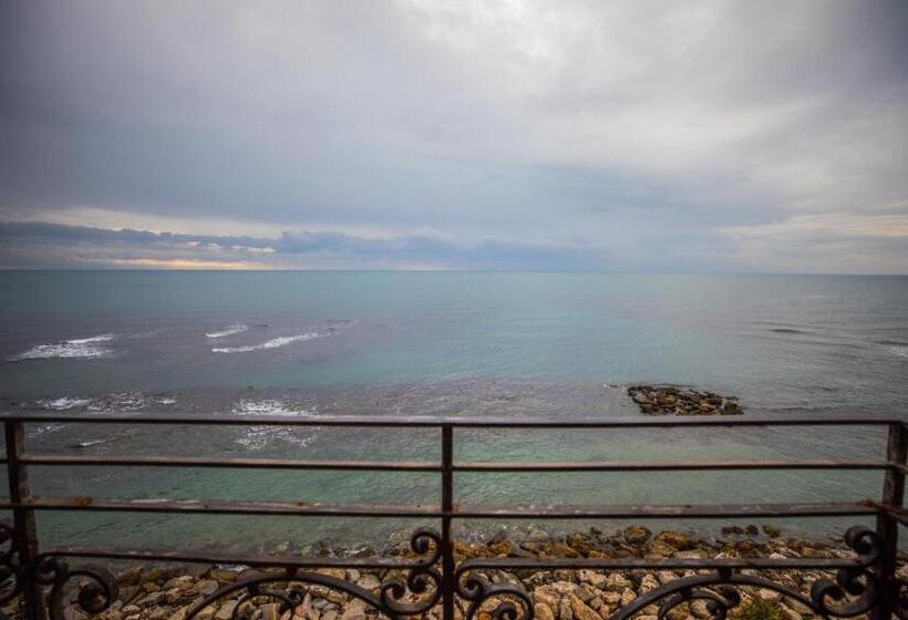 חדר סטנדרט לארבעה, Ostello Del Castello Di Santa Severa