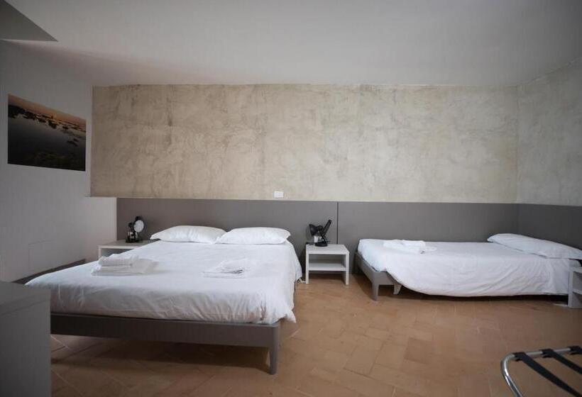 חדר סטנדרט לשלושה, Ostello Del Castello Di Santa Severa