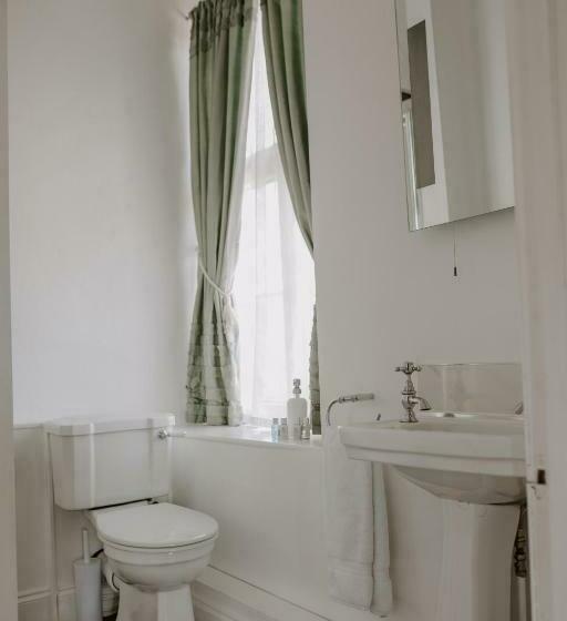 디럭스 룸, Allington Manor