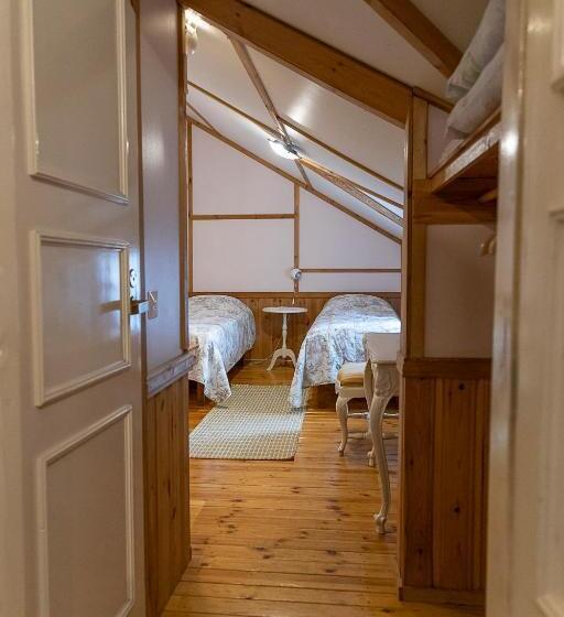 חדר סטנדרט, Aurantola