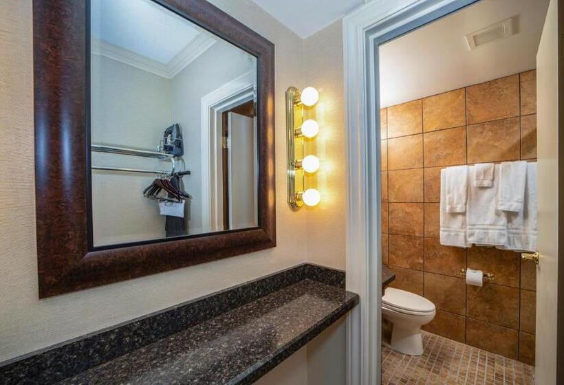 Номер Deluxe Кровать Кинг, The Grand Resort