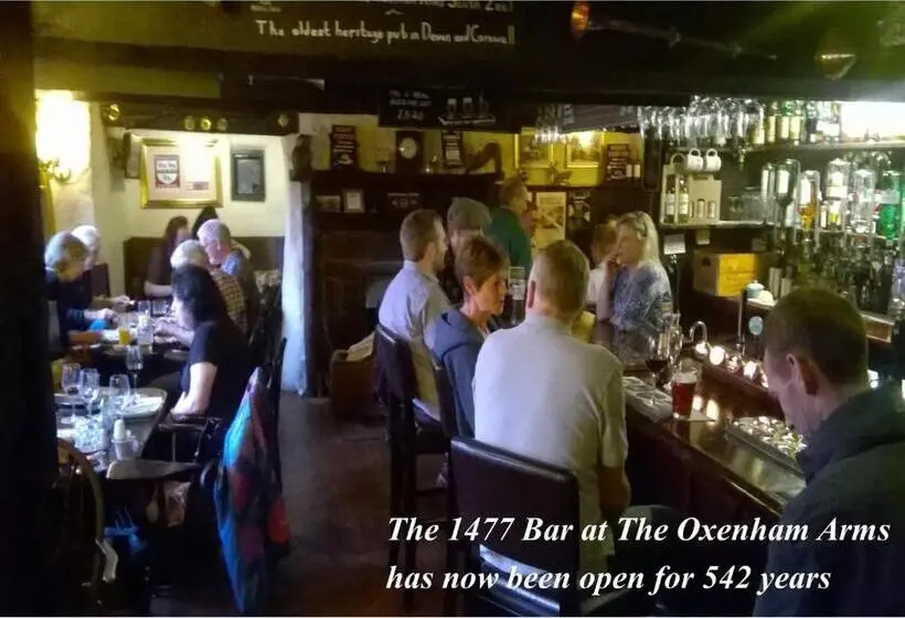 キングサイズベッドのスタンダードルーム, The Oxenham Arms Hotel Devon
