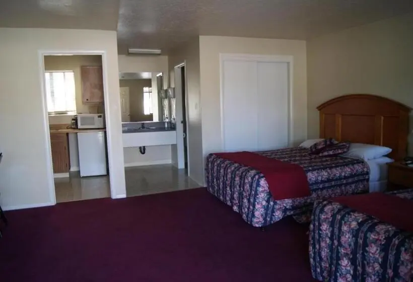 デラックスルーム, Travelers Motel