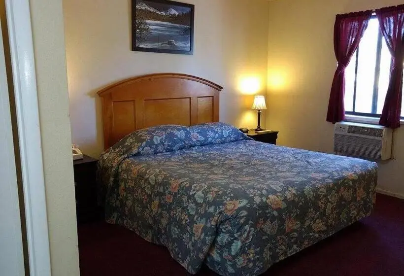 キングサイズベッドのスタンダードルーム, Travelers Motel