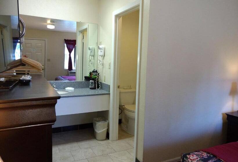 غرفة قياسية سرير كينج, Travelers Motel