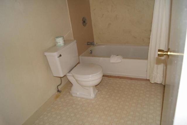 غرفة إقتصادية, Travelers Motel