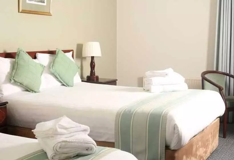 اتاق استاندارد سه نفره, Auburn Lodge Hotel And Leisure Centre