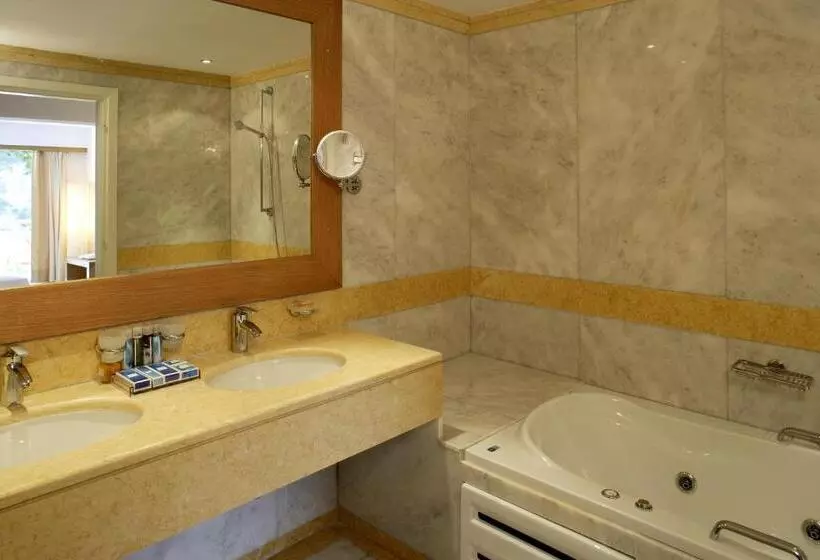 اتاق سوپریور با چشم‌انداز دریا, Cape Kanapitsa Hotel & Suites