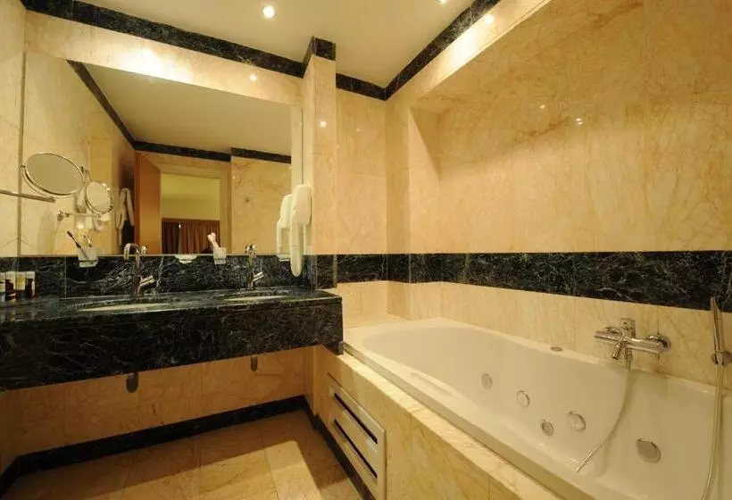 اتاق سوپریور با چشم‌انداز دریا, Cape Kanapitsa Hotel & Suites