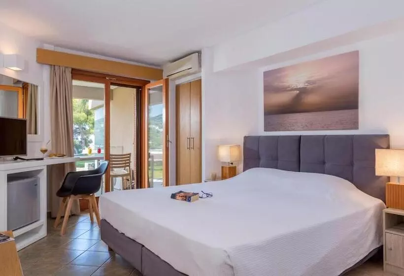 اتاق استاندارد با چشم‌انداز باغ, Cape Kanapitsa Hotel & Suites