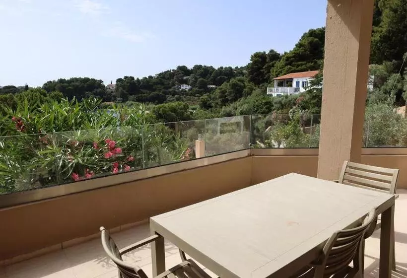 اتاق خانوادگی با چشم‌انداز دریا, Cape Kanapitsa Hotel & Suites