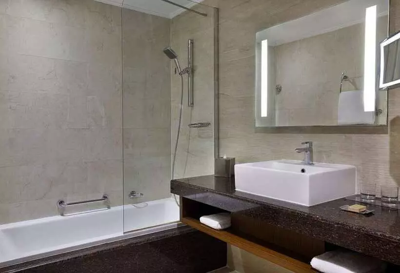 سوئیت دلوکس 2 خوابه, Hilton Niagara Falls/fallsview Hotel & Suites