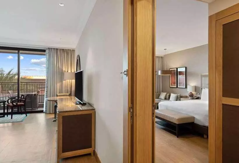 سوئیت دلوکس 2 خوابه, Hilton Niagara Falls/fallsview Hotel & Suites