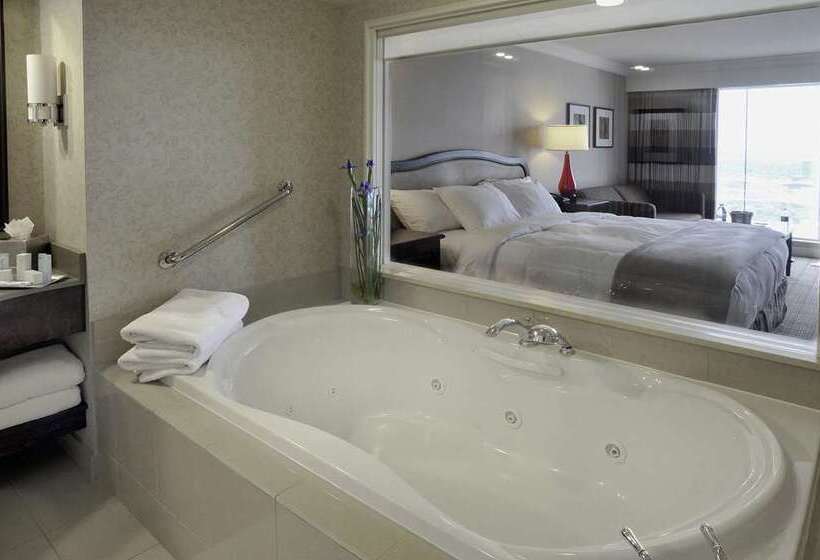 带大床的标准工作室, Hilton Niagara Falls/fallsview Hotel & Suites