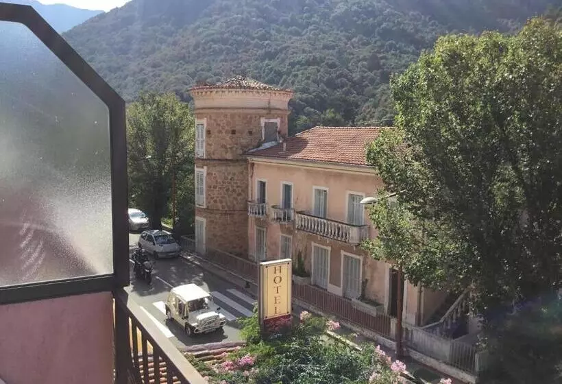 اتاق استاندارد سه تخته با بالکن, Hôtel Le Bon Accueil