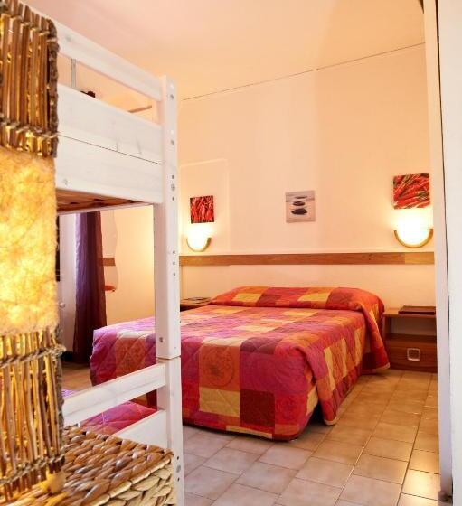 חדר סטנדרט לארבעה, Hôtel Le Bon Accueil