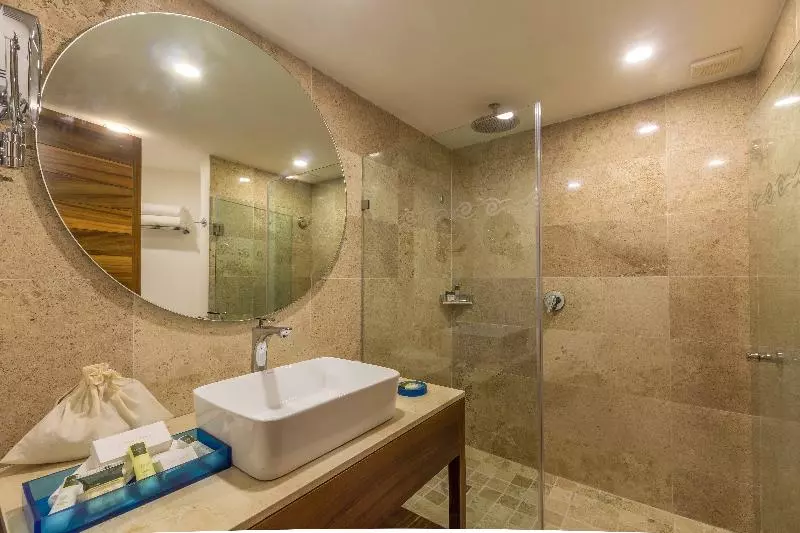 اتاق لوکس با چشم‌انداز دریا, Buenaventura Grand Hotel & Great Moments   All Inclusive