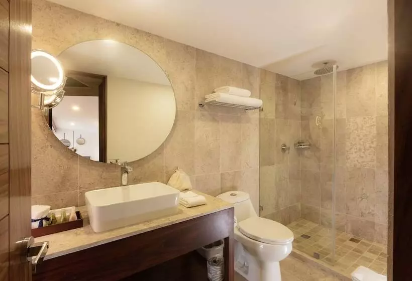 اتاق لوکس با تخت بزرگ, Buenaventura Grand Hotel & Great Moments   All Inclusive