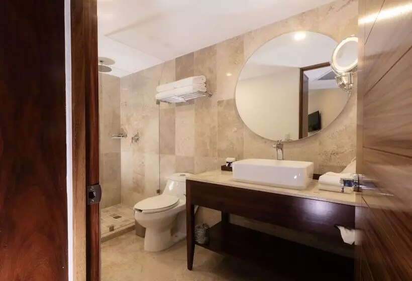 اتاق لوکس با تخت بزرگ, Buenaventura Grand Hotel & Great Moments   All Inclusive