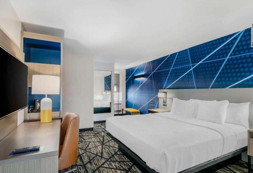 适合残疾人士使用的带超级大床的标准间, Comfort Inn