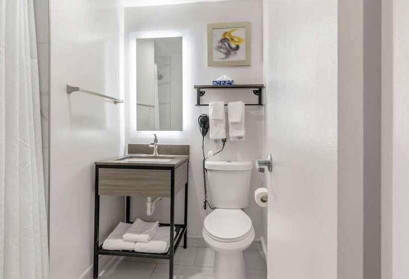 جناح, Comfort Inn