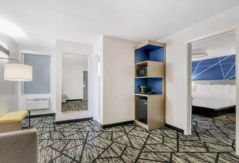 スイート, Comfort Inn