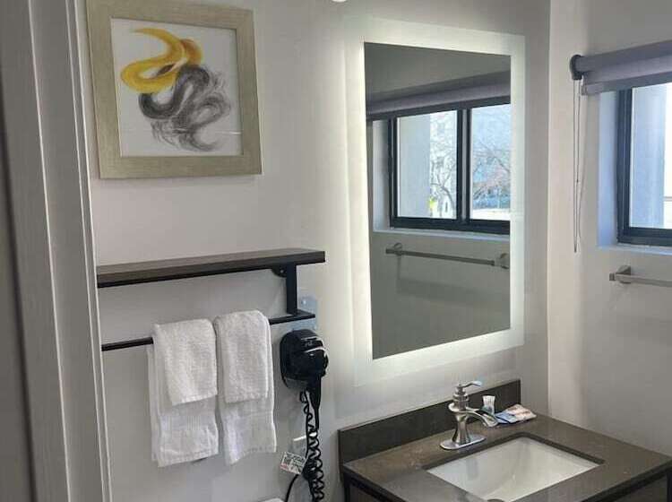 جناح, Comfort Inn