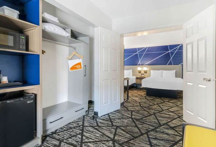 جناح, Comfort Inn