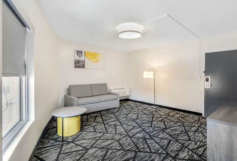 جناح, Comfort Inn