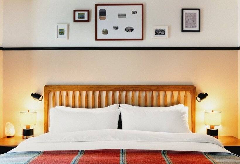 Хижина, Eaton Dc