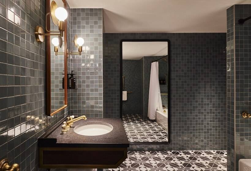 Полулюкс, Eaton Dc