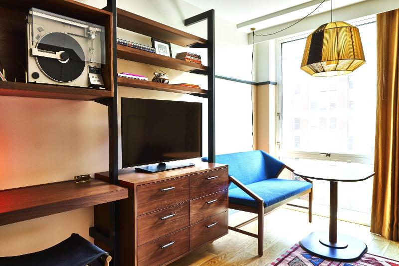 Хижина, Eaton Dc