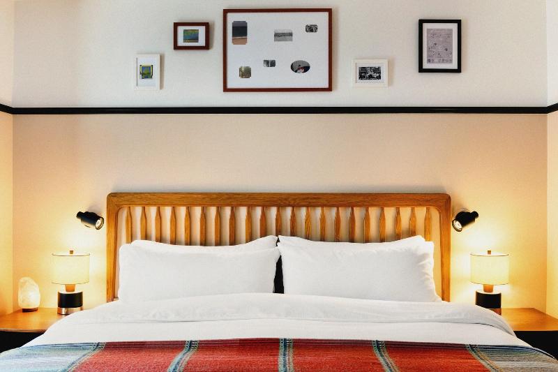 Хижина, Eaton Dc