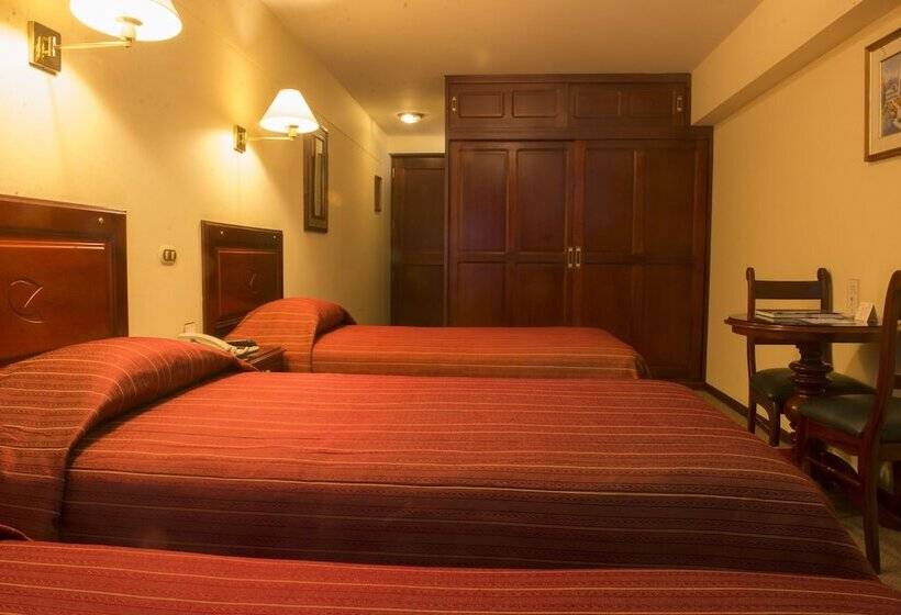 スタンダードトリプルルーム, El Cabildo